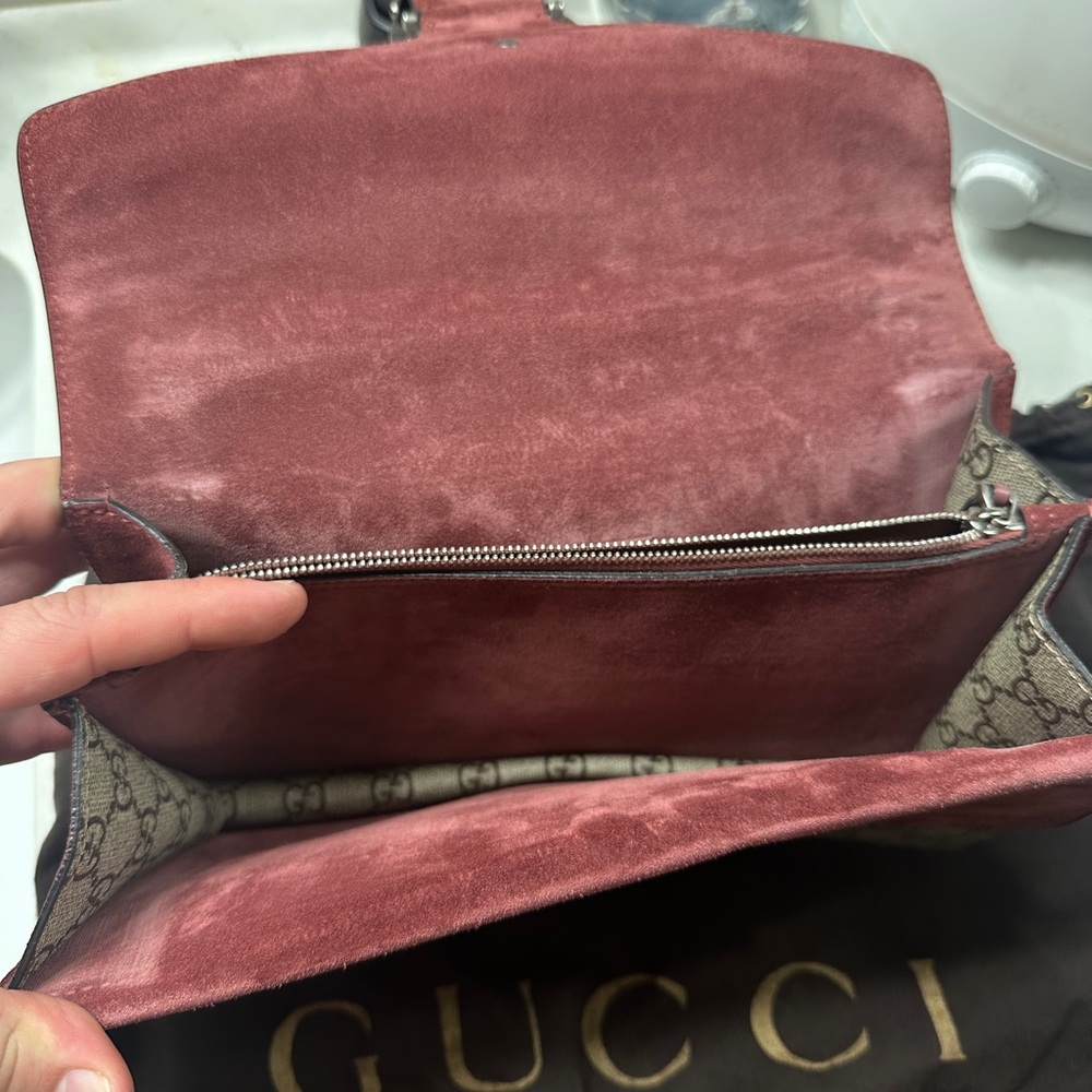 Gucci Beige and Red Shoulder Bag with Pink Floral Design - Picture 3 of 3